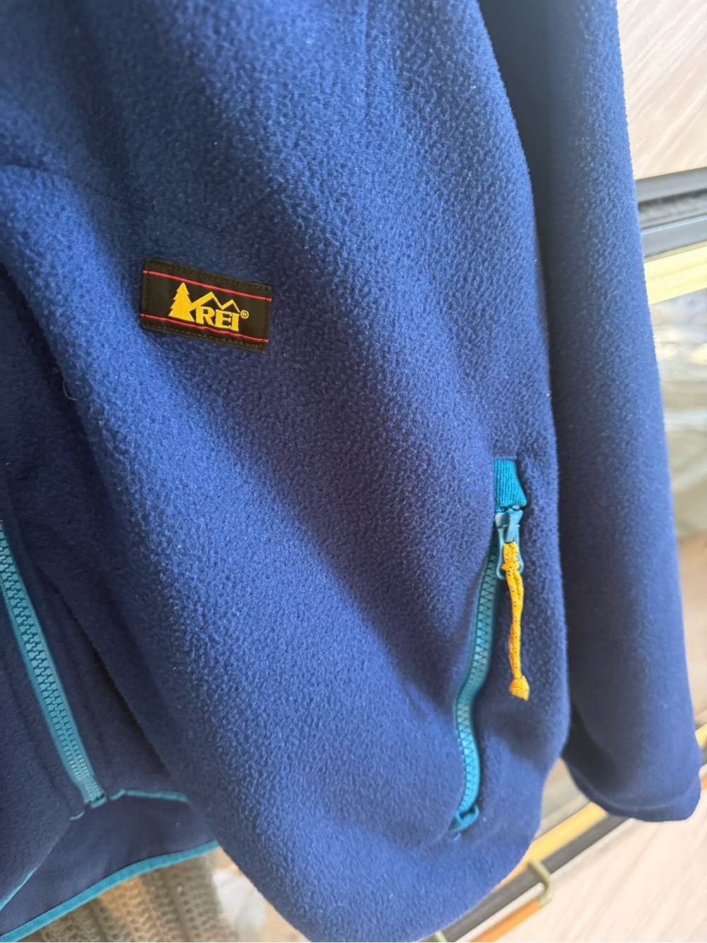 REI vintage womens Blue Fleece Jacket with Teal Trim and Yellow Zippers - Picture 2 of 5